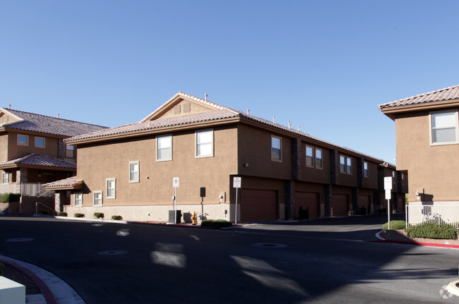 Foto del edificio - Spinnaker Village III Townhomes