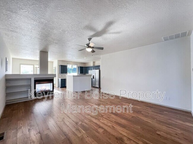 Building Photo - 9857 W Sleepy Hollow Ln