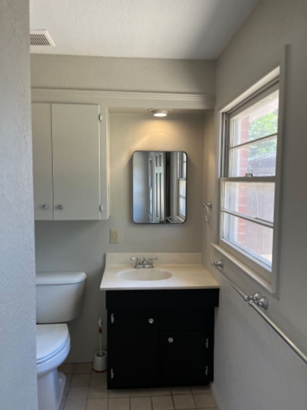 Building Photo - 309 Moore Dr