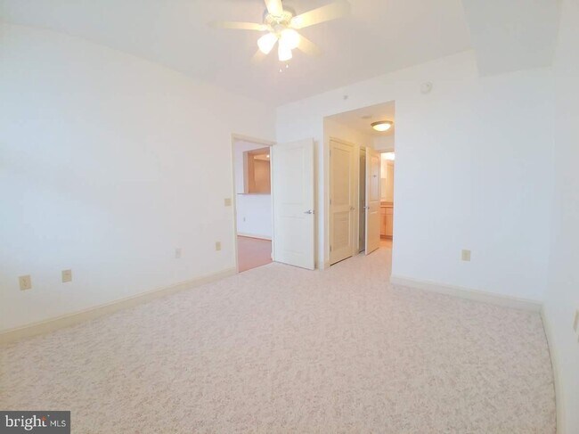 Foto del edificio - 11760 Sunrise Valley Dr