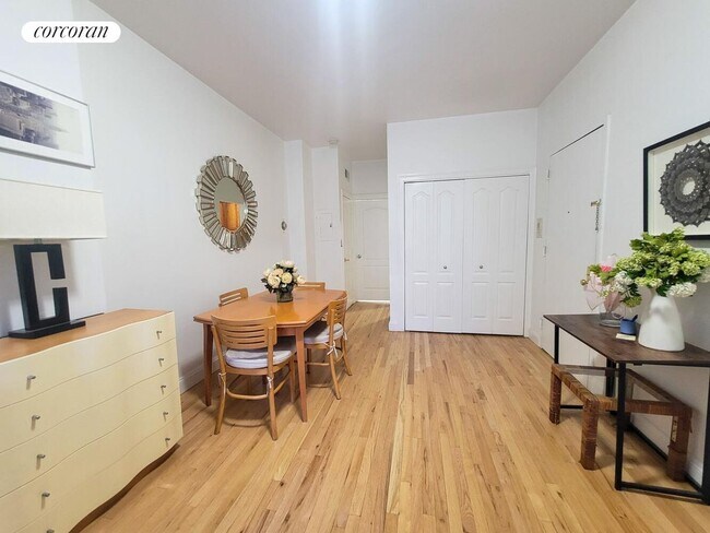 Building Photo - 344 E 51st St