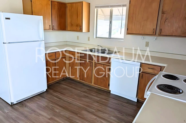 Building Photo - Charming and cozy 2-bedrooms, 1-bath upsta...