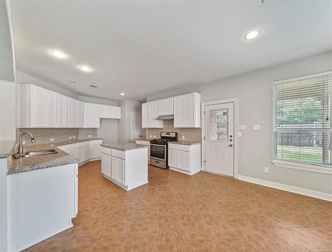 Building Photo - 21707 Venture Park Dr