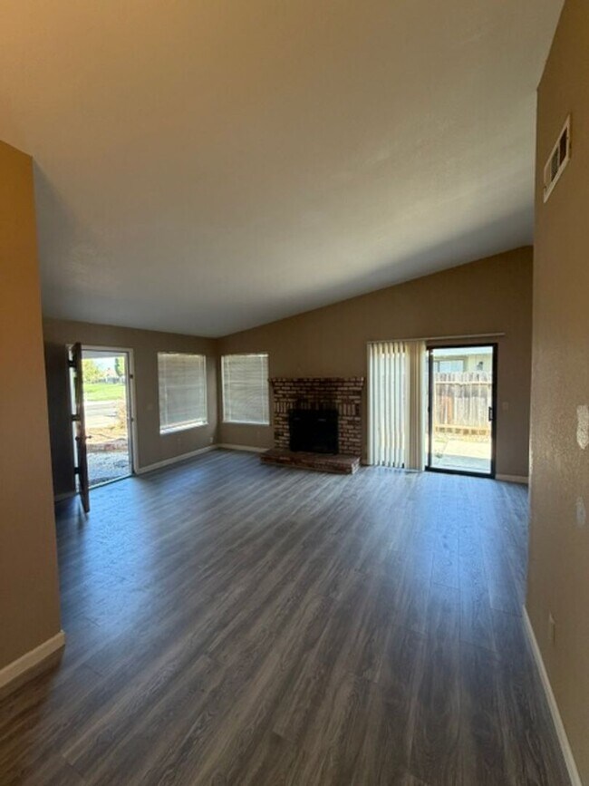 Foto del edificio - 1643 Ashley Ave