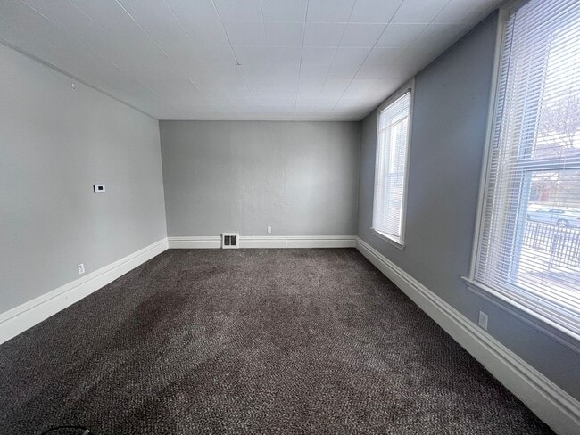 Foto del edificio - 1-Bedroom Unit Near Downtown Grand Rapids – On-Site Laundry!