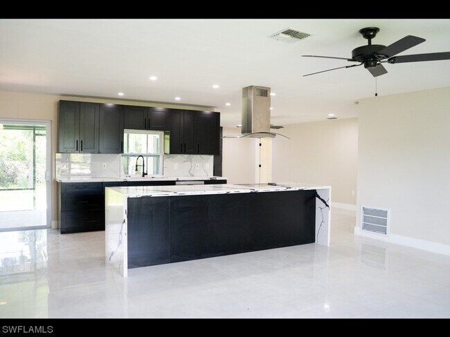Building Photo - 17636 Taylor Dr
