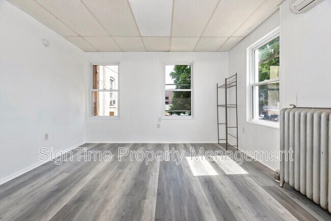 Foto del edificio - 220 Summit Ave