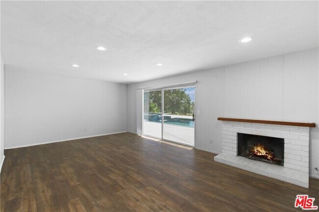 Foto del edificio - 5641 Camino Real