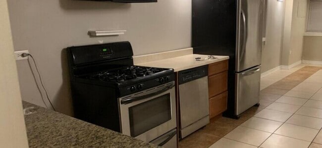 Foto del edificio - 2863 W Belden Ave