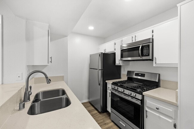 Interior Photo - 4432 Coldwater Canyon