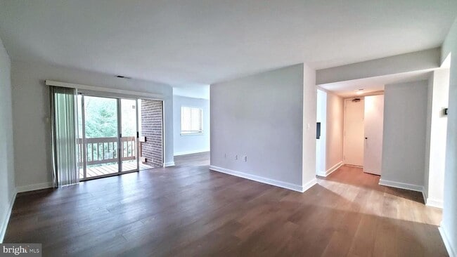 Building Photo - 5039 Green Mountain Cir