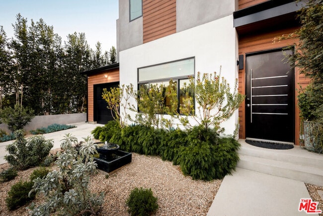 Building Photo - 4211 Ince Blvd