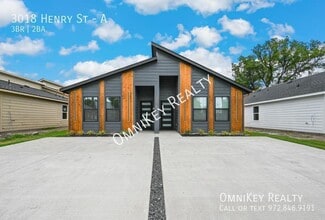 Building Photo - 3018 Henry St