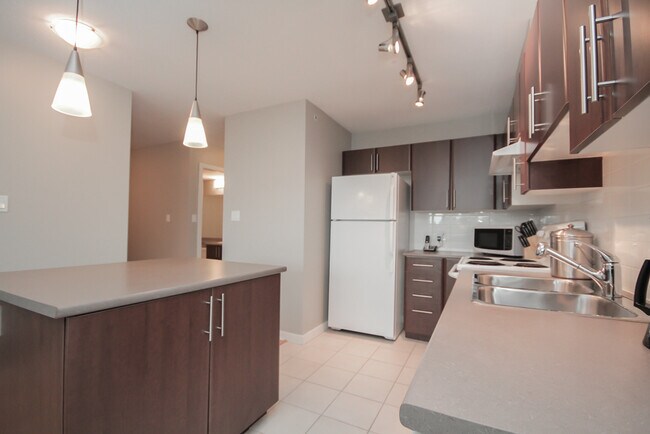 Photo du bâtiment - 1178 Heffley Crescent