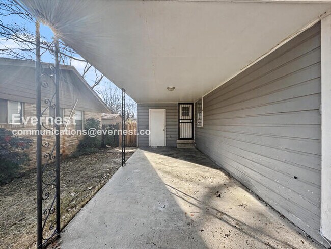 Building Photo - 3199 Gina Dr