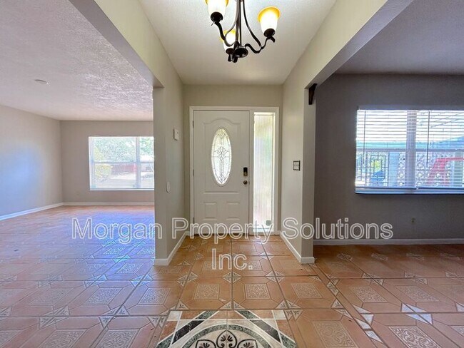 Building Photo - 5741 Westbury Dr