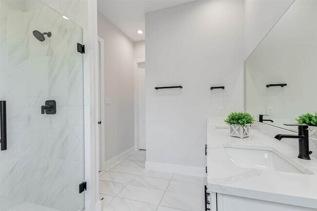 Foto del edificio - 2310 Campbell Rd