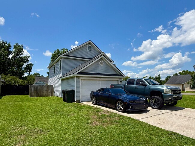 Foto del edificio - 4 Bedroom 2.5 Bath House in Quail Hill Goo...