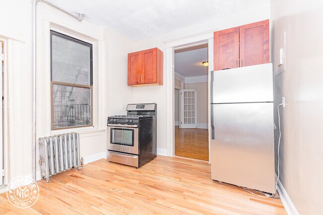 Building Photo - 606 Bushwick Ave
