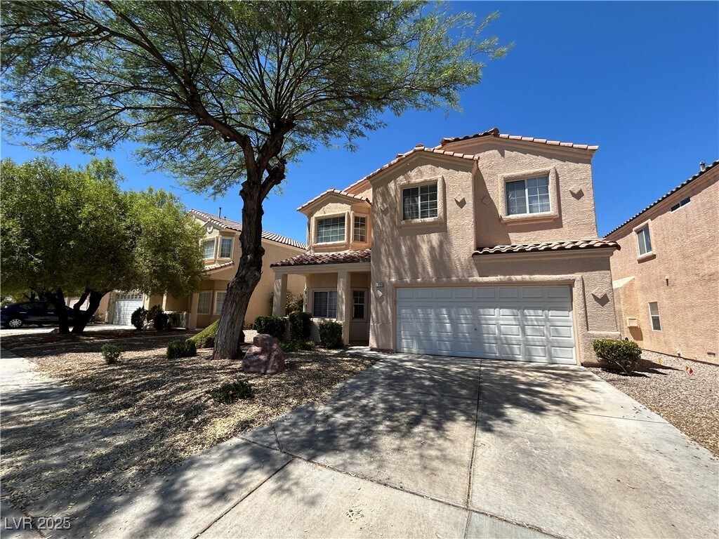 Foto principal - 1221 Diamond Valley St