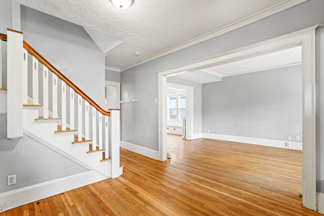 Foto del edificio - 2118 E Linnwood Ave