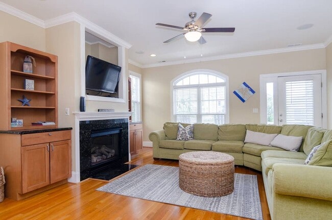 Building Photo - 1410 Snapper Ln