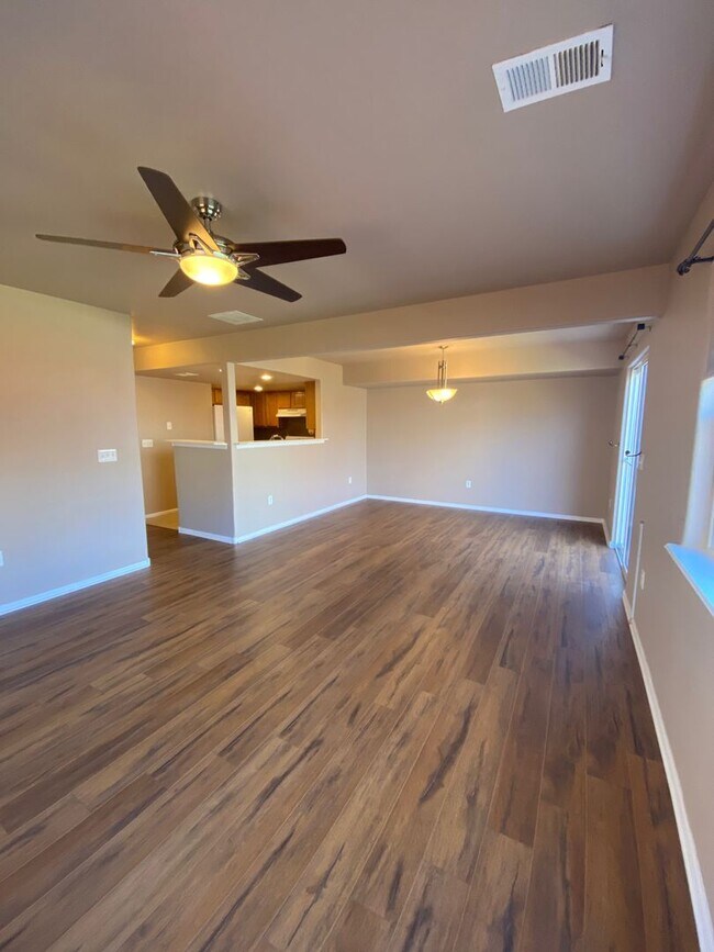 Foto del edificio - Available August 2024 3 bed 2.5. bath, 2 car