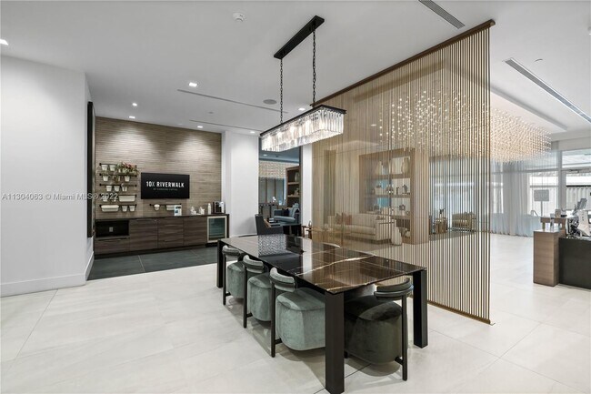 Foto del edificio - 305 S Andrews Ave