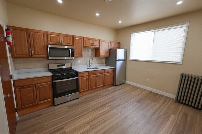 Photo - 112 Amory St Apartment