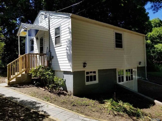 Foto del edificio - 546 W Broadway