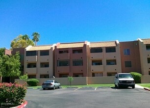 Building Photo - 540 N May