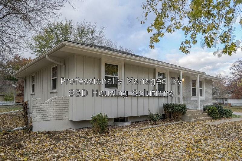 Primary Photo - 100 N Lee St