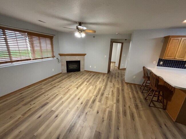 Building Photo - 5908 Sutton Pl