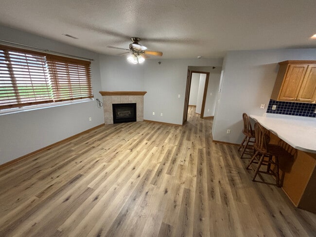 Building Photo - 5908 Sutton Pl