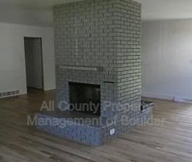 Building Photo - 4860 Sioux Dr