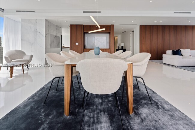 Building Photo - 300 Biscayne Blvd