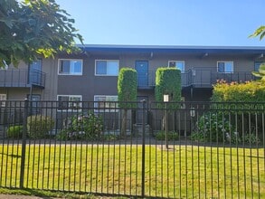 Building Photo - 1012 S 27th St