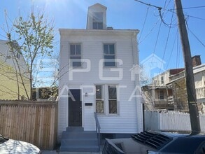 Building Photo - 208 Liberty Ct