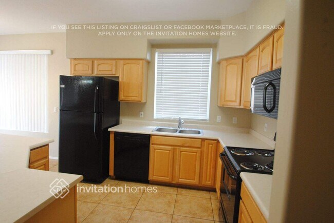 Foto del edificio - 606 W McRae Dr