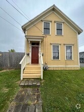 Building Photo - 704 M St