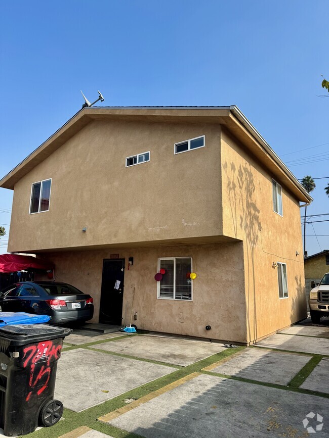 Building Photo - 7840 S San Pedro St