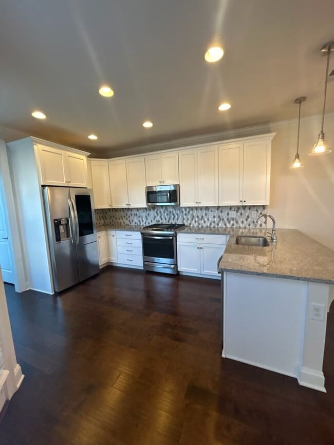 Foto del edificio - 3BR End-Unit in Westhaven | Main-Level Primary + Office + Bonus Room
