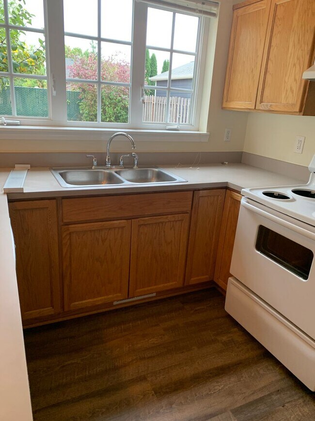 Foto del edificio - Available Now! 3 Bedroom ~ 1.5 Bathroom House Located in South Corvallis with A/C