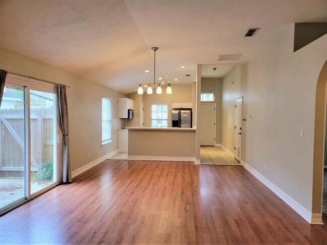 Foto del edificio - 3 bedroom house for rent in NE Tallahassee...