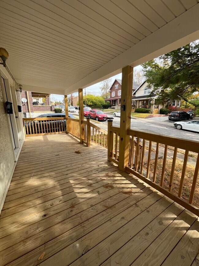 Foto del edificio - Updated 3 Bedroom Duplex