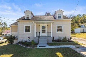 Building Photo - 10060 Central Dr