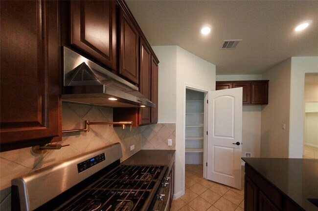 Foto del edificio - 524 Windom Way