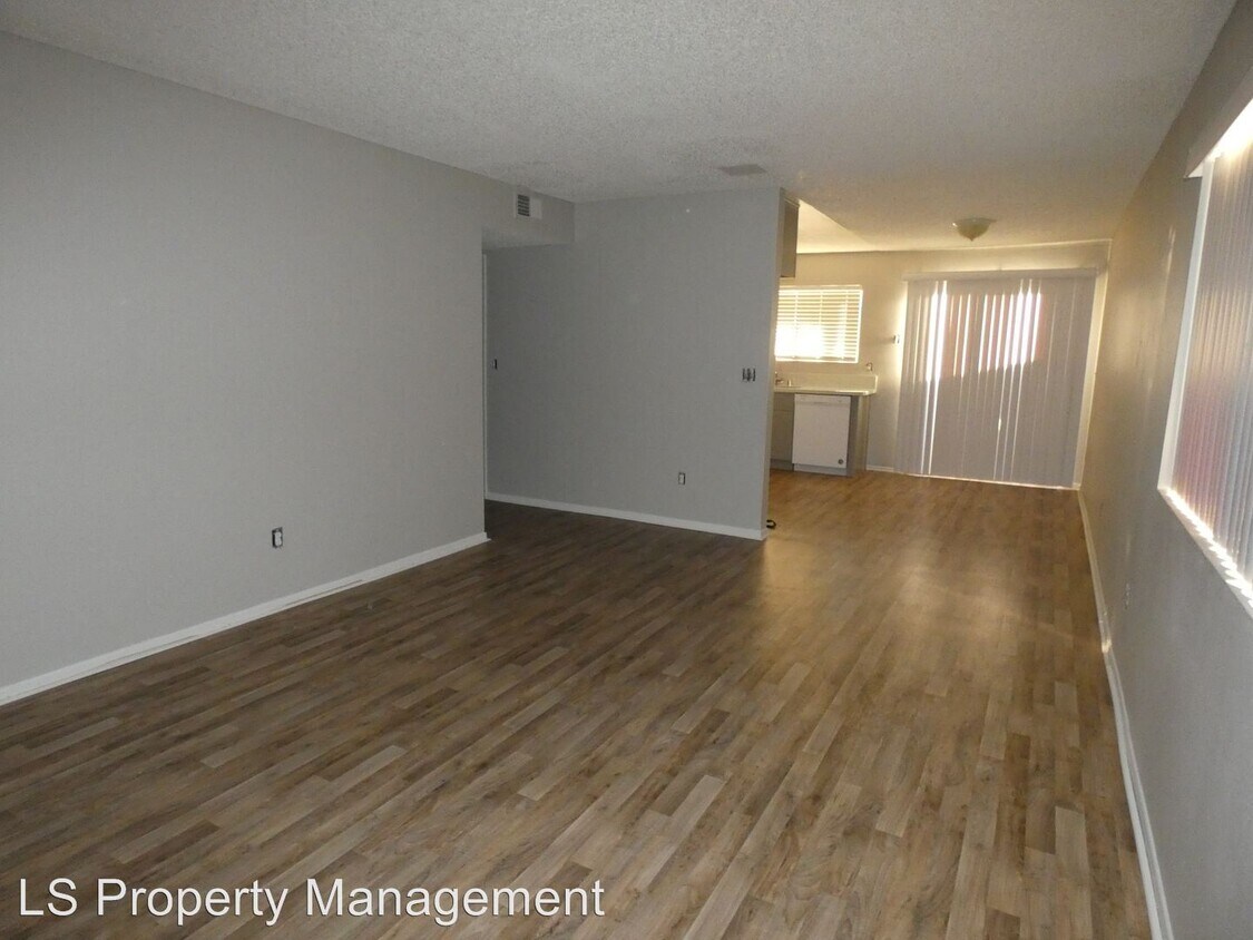 Foto del edificio - 7326 Pickering Ave