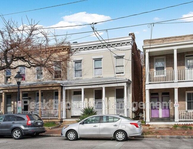 Building Photo - 516 W Clay St