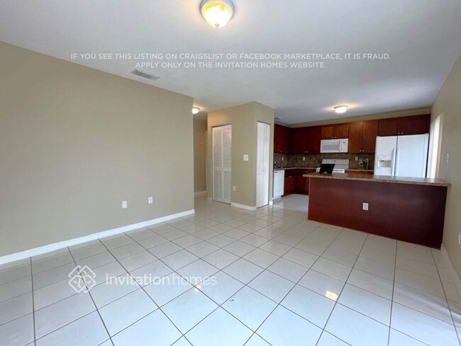 Foto del edificio - 16150 SW 137th Ct